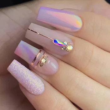 Дълги режийни ноктите в балетном стил с кристали лавандово-лилав цвят Aurora