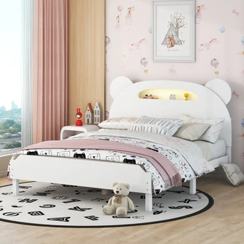 Легло-платформа от дърво в естествен размер с таблата във форма на мечка, на легло с ночниками, активируемыми движение, бяла